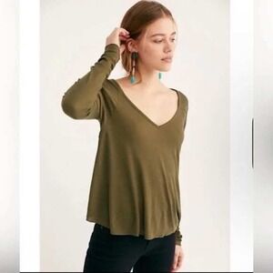 Free People Ribbed V Neck Long Sleeve Olive‎ Green Thermal Top Size Medium